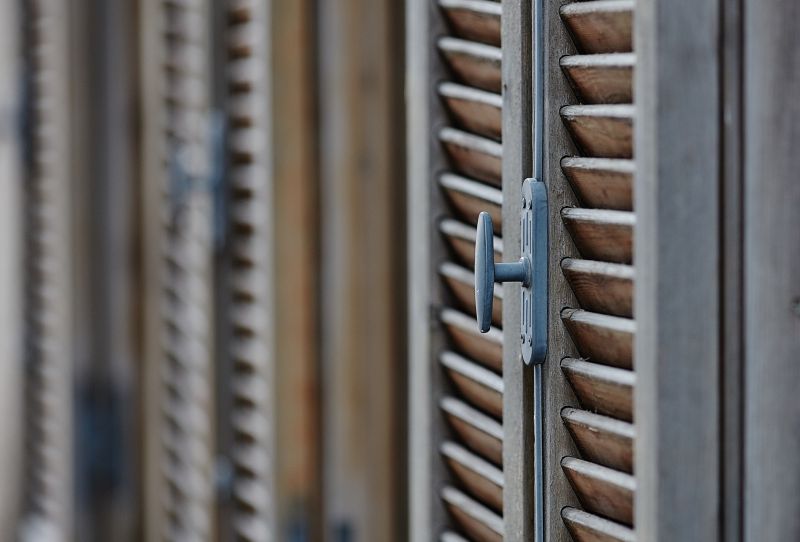 Shutter Reattachment in Olathe, KS